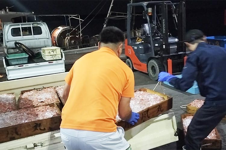 社長自ら作業を行います